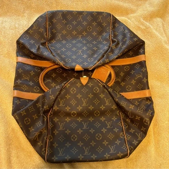 Louis Vuitton🔥 EUC • Keepall 55 (comes with dustbag and luggage tag) - Picture 10 of 12
